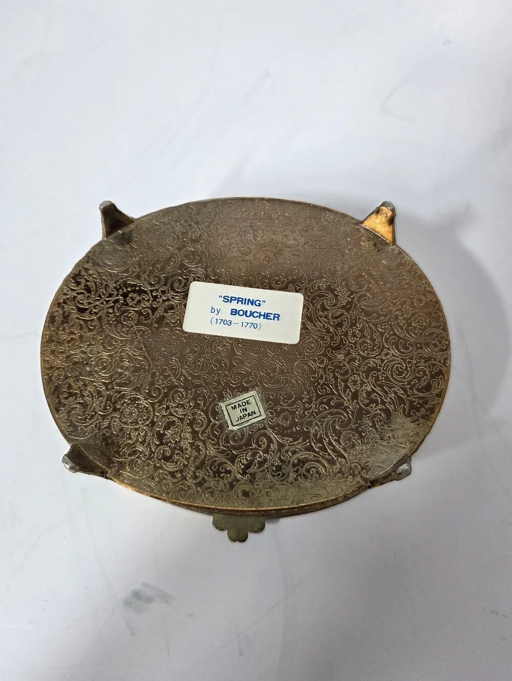 Boucher decorative oval